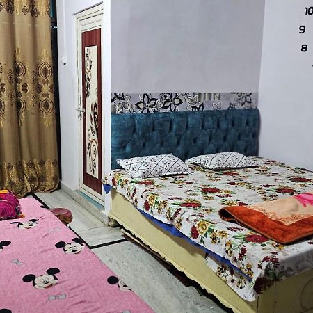 Aparna Niwas Home Stay Family Friendly Varanasi Luaran gambar